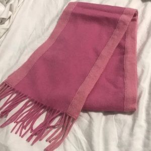 Pink lama wool scarf with fringe